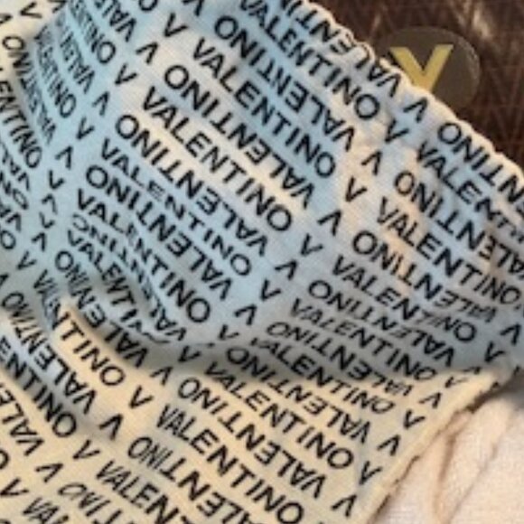 MARIO VALENTINO, AUTHENTIC EUC V LOGO PVC LEATHER CLUTCH HANDBAG - Picture 10 of 10